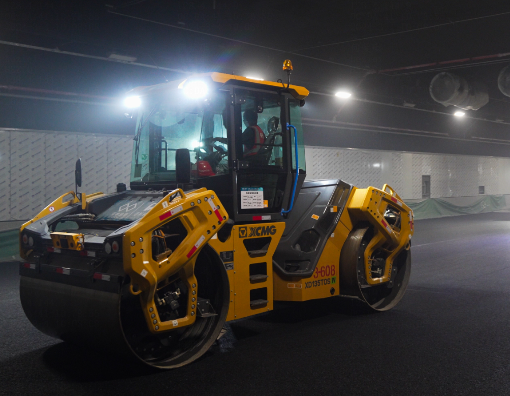 粤港澳大湾区，星空官方网页版道路机械现身又一超级工程