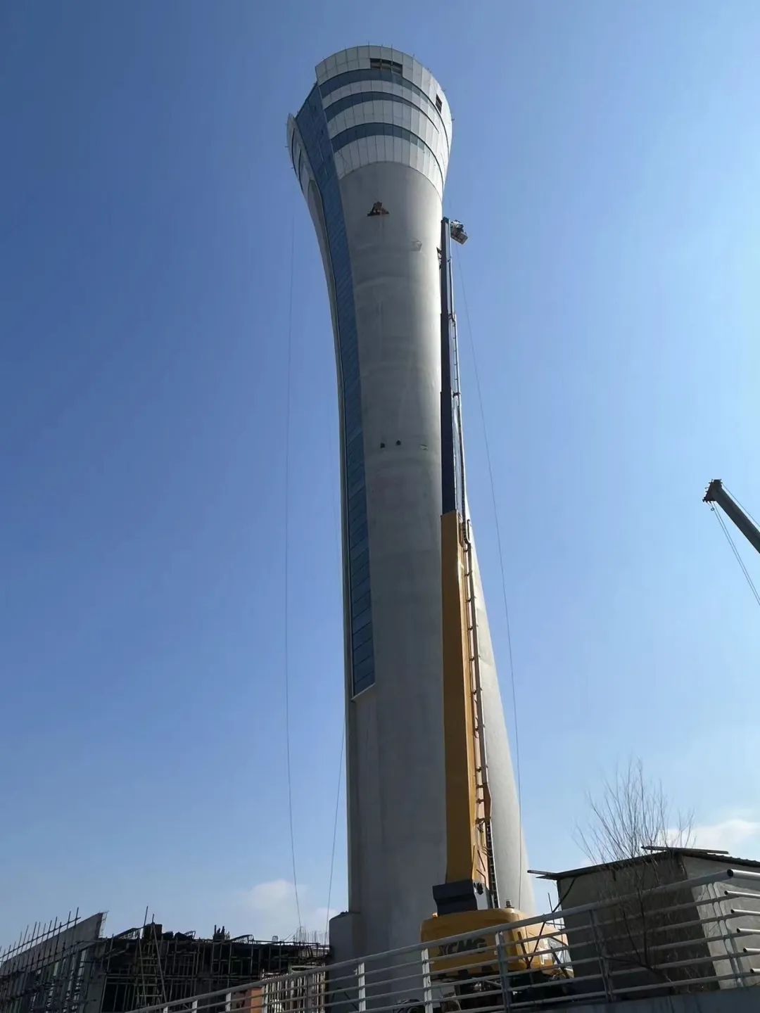 大显身手！星空官方网页版直臂式高空作业平台XGS70K魔都首秀！