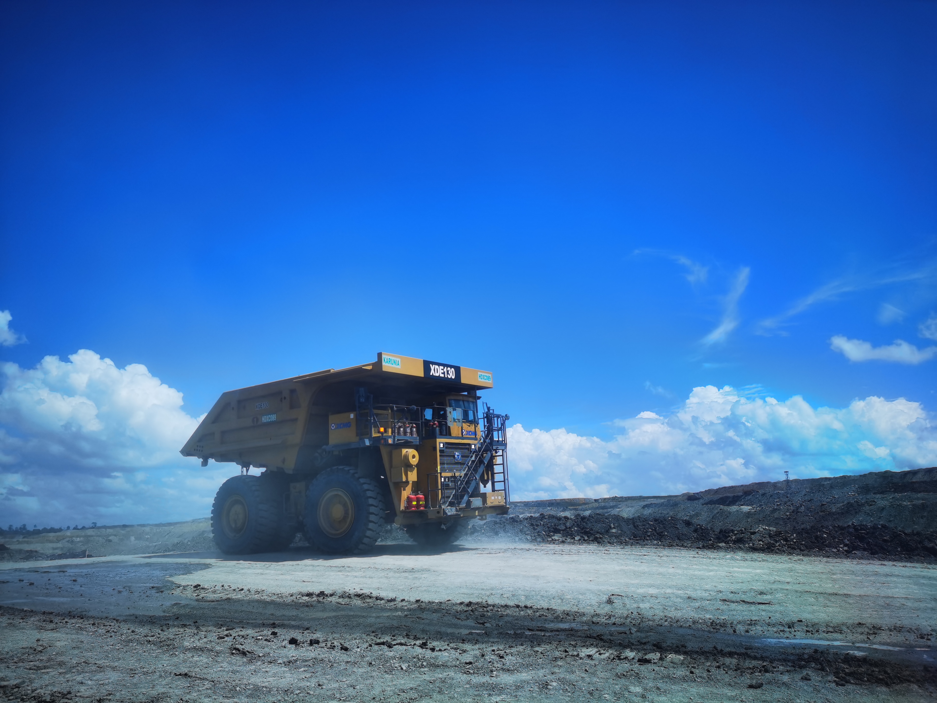 矿业报国，效率传奇！星空官方网页版矿山机械100台+扎根高原