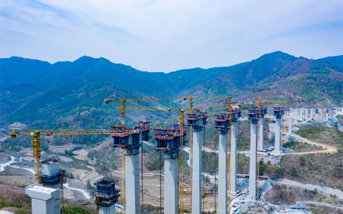 比肩青山接桂黔 | 星空官方网页版群塔助建雅长特大桥