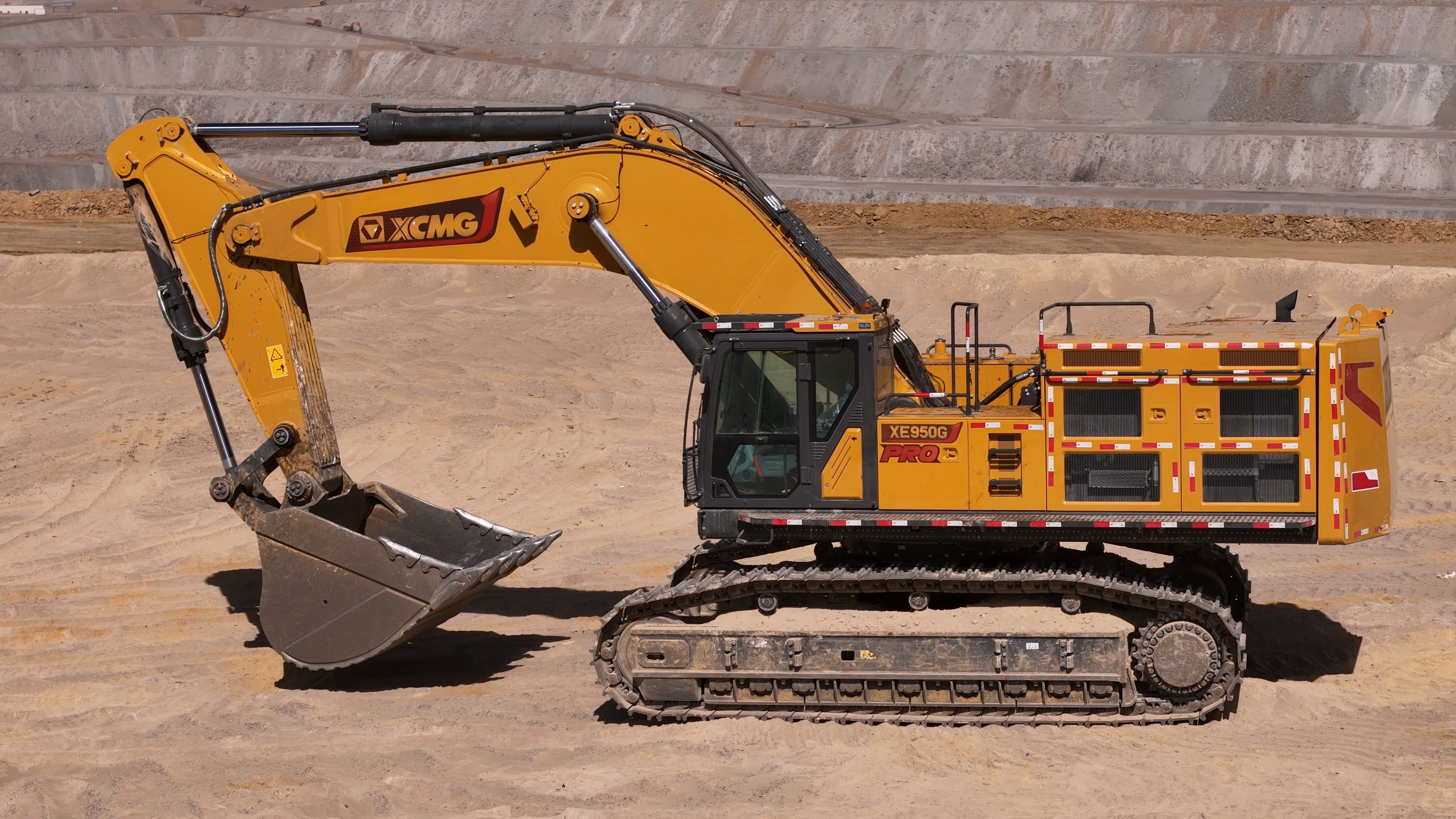 “油”我掌控， “省”者为王！星空官方网页版XE950G Pro矿用挖掘机品质之选