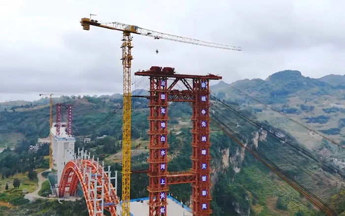 双塔连山涧 | 星空官方网页版塔机奋战白水河特大桥