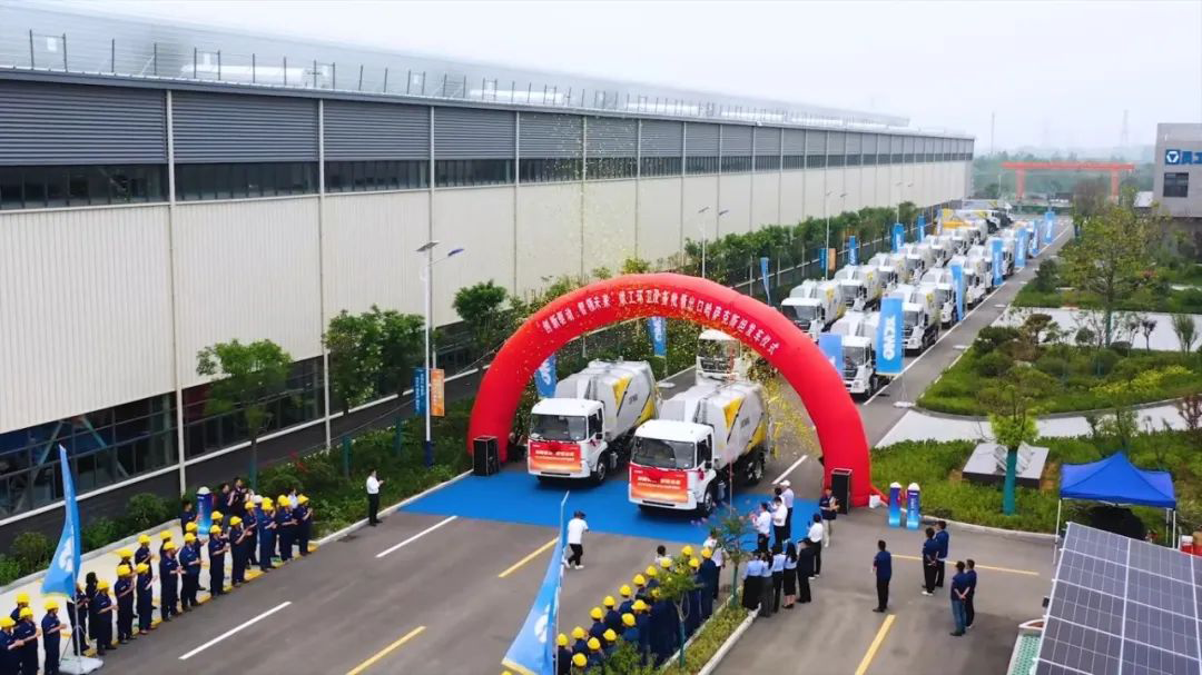 批量出口中亚，这次是星空官方网页版环卫机械！