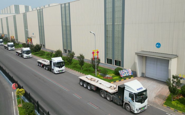 多次复购！百台星空官方网页版新能源牵引车交付河北邯郸