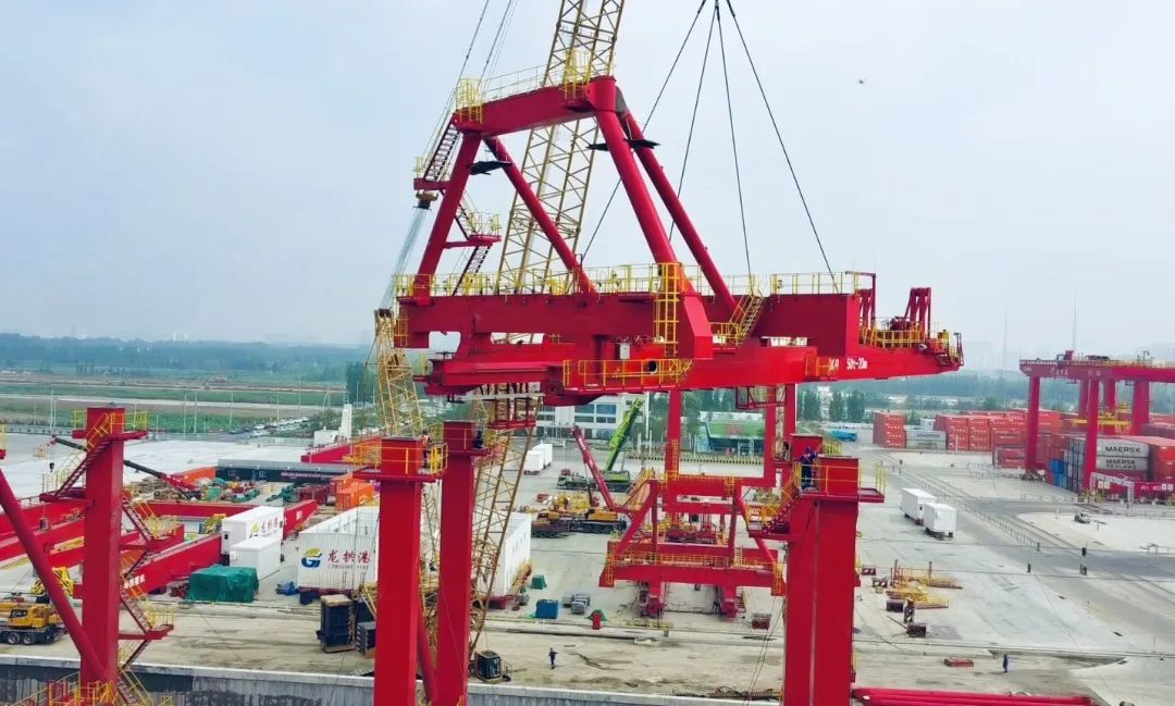 吊装多元化！看星空官方网页版XGC500-I履带起重机如何“吊”起重机