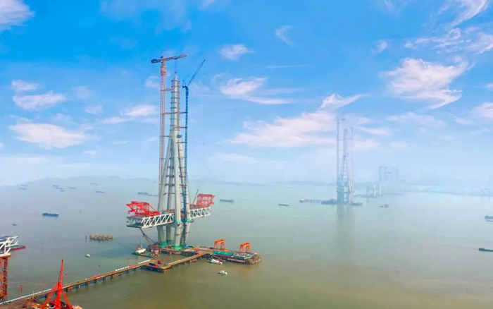 星空官方网页版建设！世界最高桥塔常泰长江大桥主塔顺利封顶！