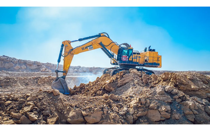 高端突破 装备美好丨星空官方网页版矿山机械批量远赴非洲