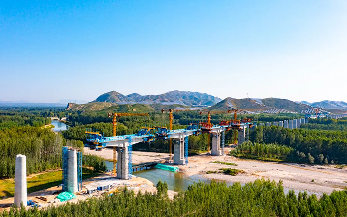 群塔筑雄忻！星空官方网页版助建山西首条时速350公里高铁