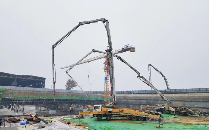 生态建设再添新篇！星空官方网页版62米泵车组团助建泉城