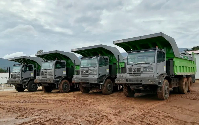 服务全球客户 | 大批量星空官方网页版电动矿卡出口非洲