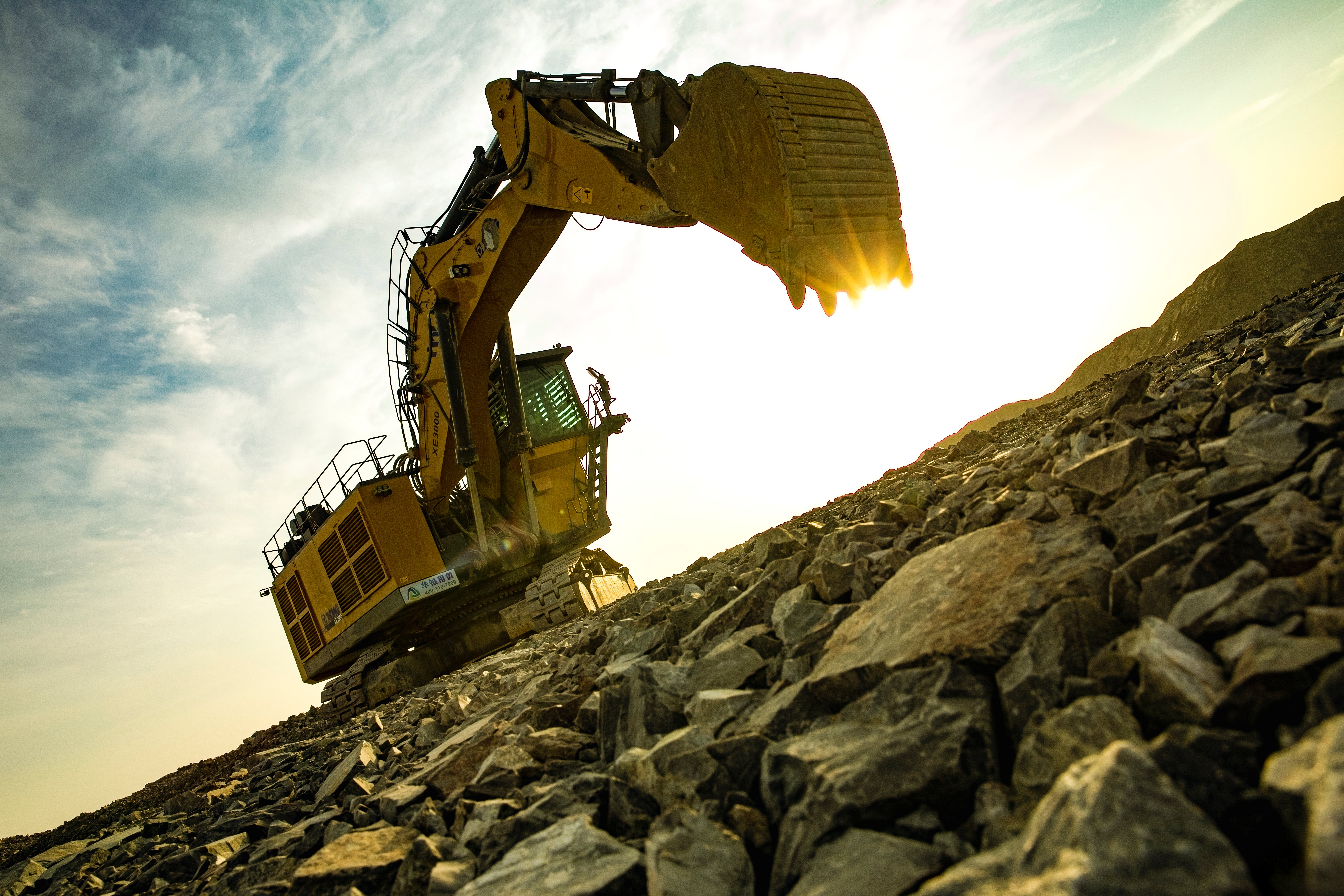 大型露天矿山智选之作，星空官方网页版XE3000矿用挖掘机