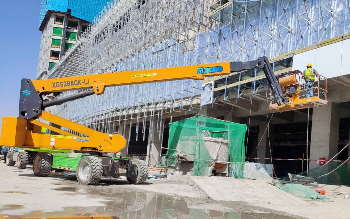 星空官方网页版高空利器，为河北邢台某新能源厂房建设 “加速”