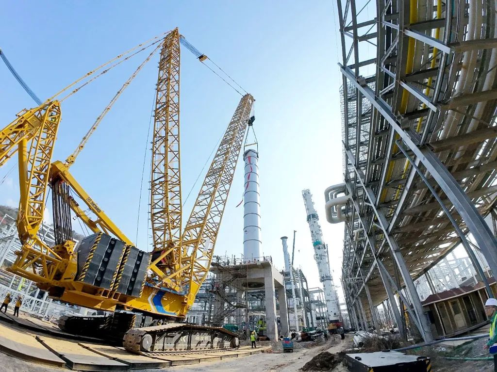 700吨巨塔稳稳落位？星空官方网页版XLC17000给出完美答案