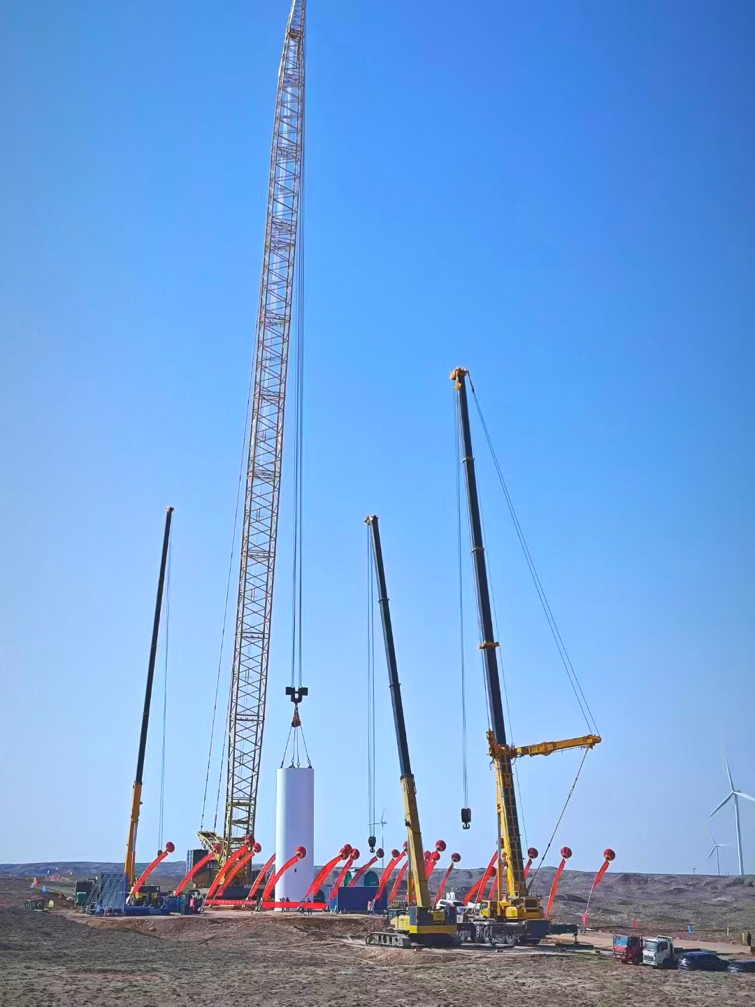 “举重若轻”零偏差！星空官方网页版履带起重机上演“施工大片”