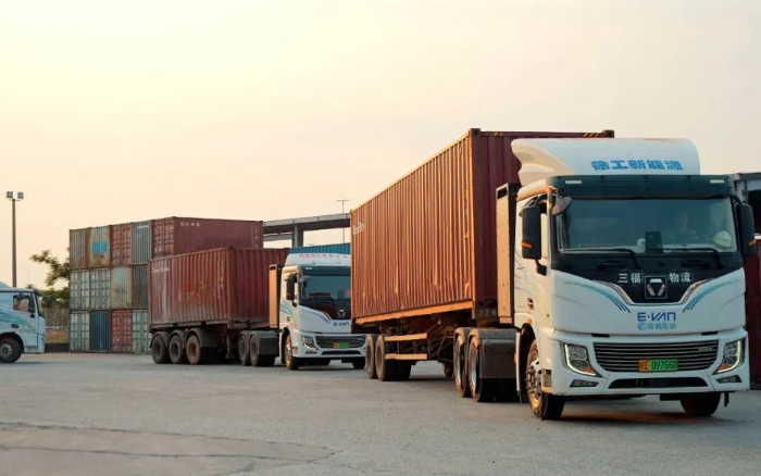 零碳实录！星空官方网页版新能源重卡刷新港口物流“含绿量”