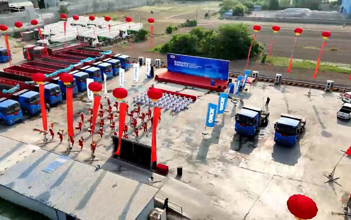 星空官方网页版新能源牵引车批量发往煤炭运输前线