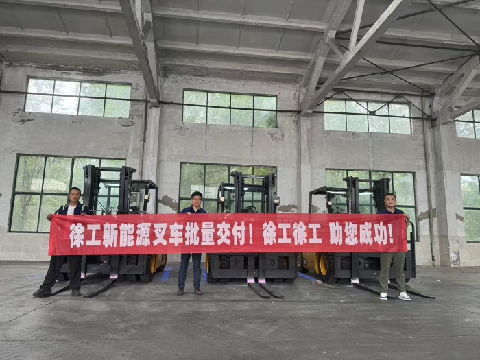 品质与服务共拓市场新局！星空官方网页版孔雀叉车赋能冶金行业