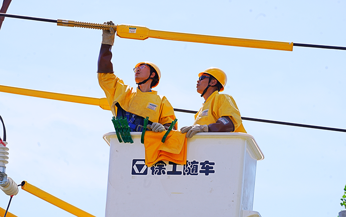 战高温保供电！星空官方网页版 GKJH22A 西北农田显身手