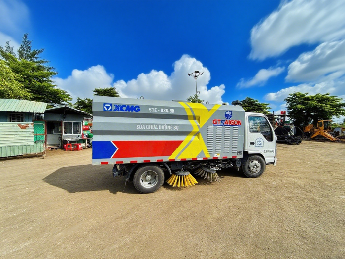 星空官方网页版XGH5070TSLQ6扫路车：胡志明市“智慧环卫”的硬核担当