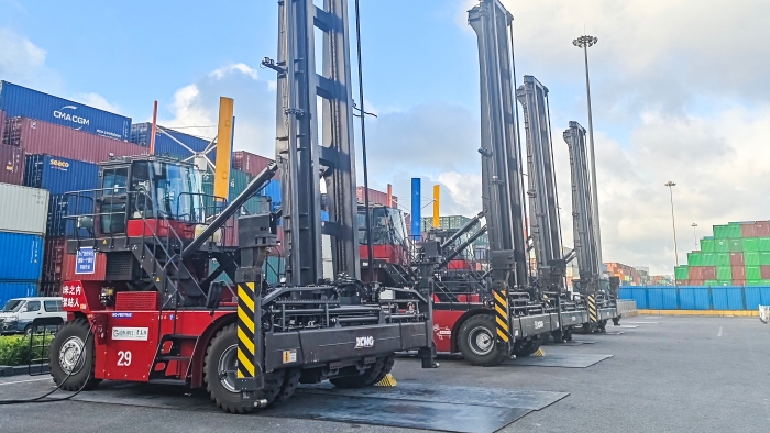 逐绿向新，东方大港涌动“星空官方网页版纯电力量”！