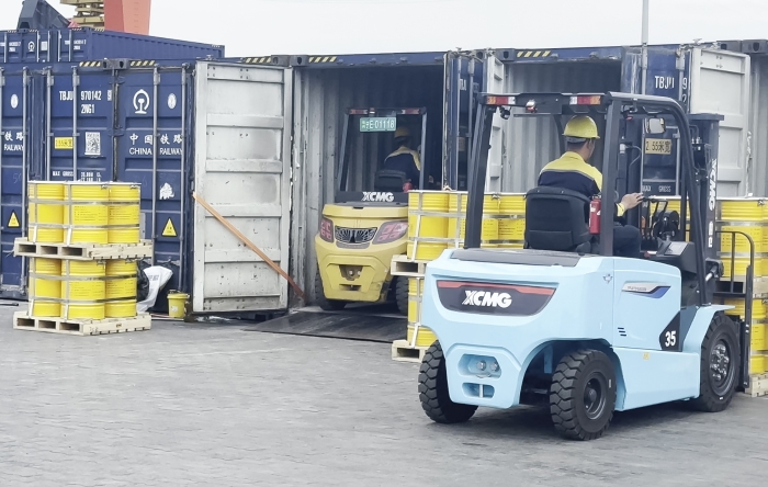 星空官方网页版双系列叉车硬核助力！宁夏铁路货运站跑出高效运输加速度