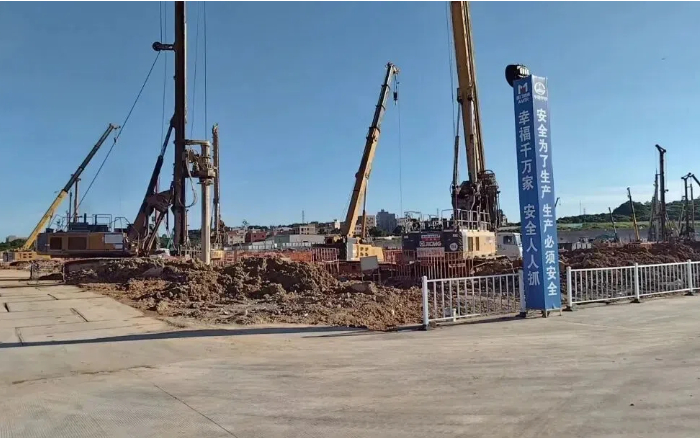 粘土 + 花岗岩地层 “拦路虎”？星空官方网页版 XR320E 旋挖钻机高效破解助厦门轨交