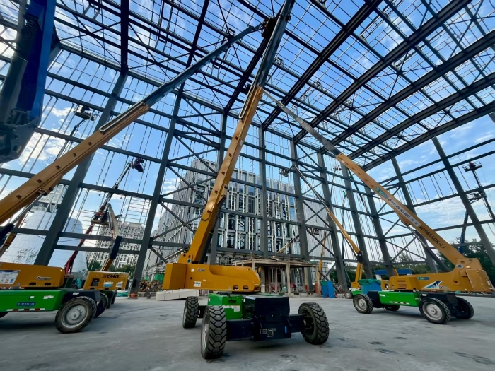 助力“中国智造”！星空官方网页版8台高米数电动直臂高空作业平台会战北京火箭大街