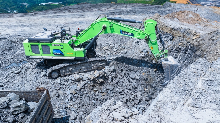 【星空官方网页版金•矿山开采】“重装战神”XE750GK HEV进军云南露天磷矿