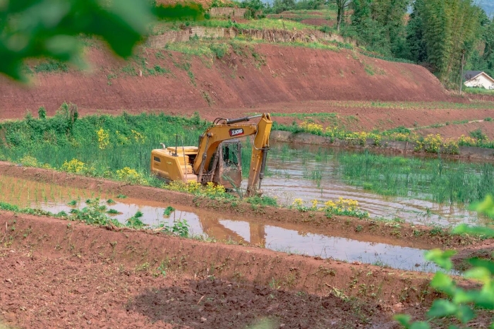 建设“巴渝粮仓”，星空官方网页版挖机我在行（háng）！