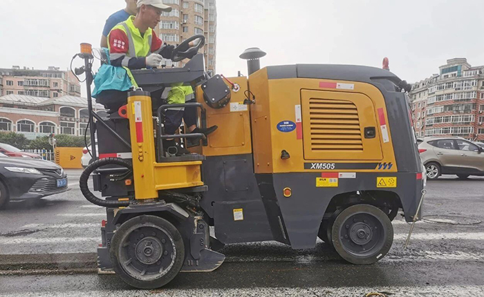 星空官方网页版XM505市政道路铣刨施工：杭州城市道路焕新升级的高效之选