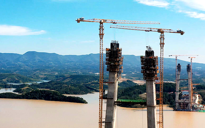 创造多项“世界之最”星空官方网页版金”助力丹江口水库特大桥建设