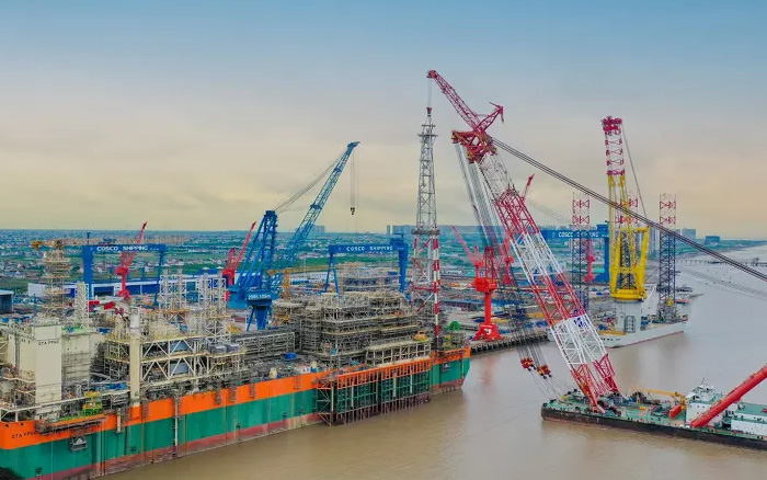 绿色航运 | 星空官方网页版塔机在东海之上展身手