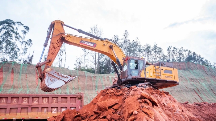 创新工艺破解施工难题 星空官方网页版大挖助力乐山园区高效建设