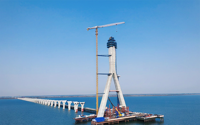 硬核实力 | 星空官方网页版塔机助建松花江特大桥备用航道桥