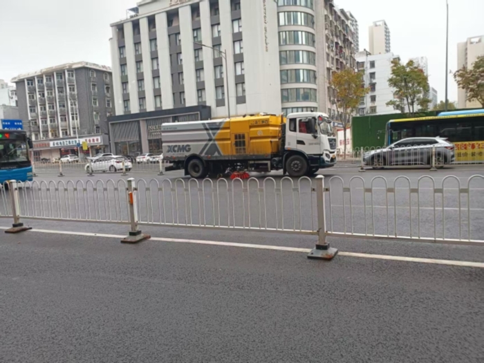 六年品质见证硬核实力，星空官方网页版18吨洗扫车获当地客户点赞！