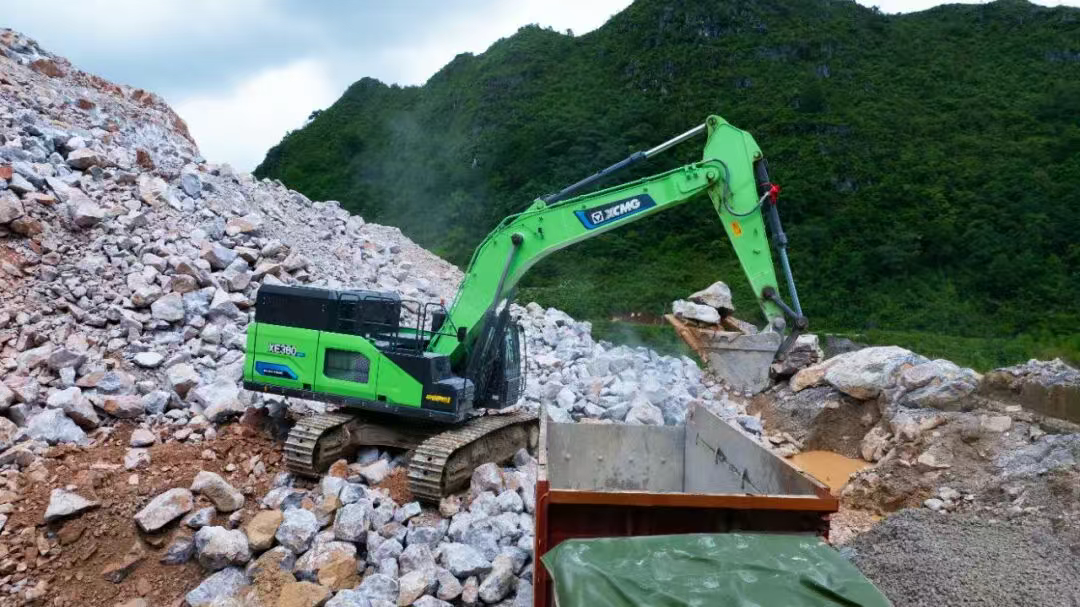 广西“石料大户”亲测：星空官方网页版XE380EV电挖，年省六七成！