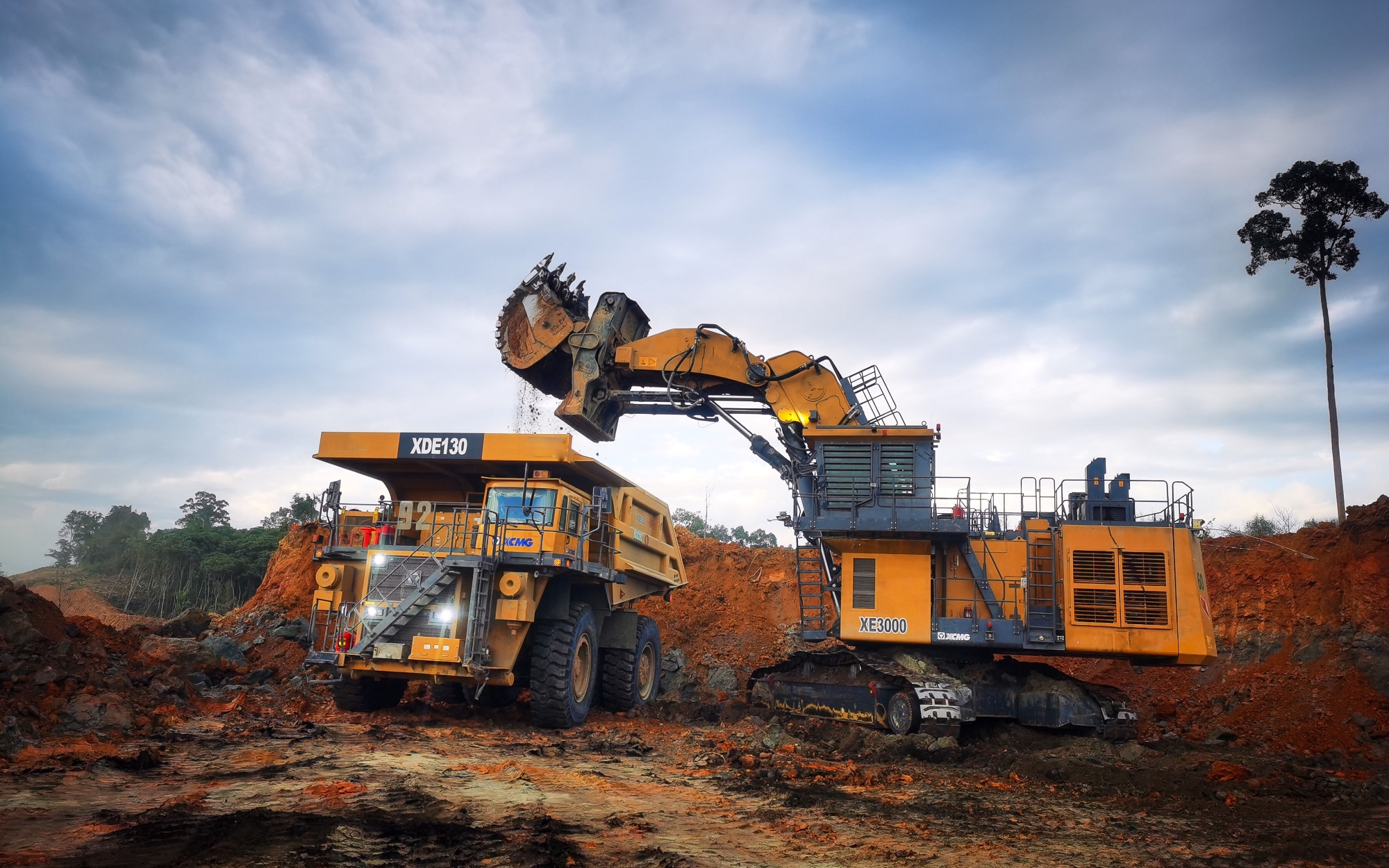 星空官方网页版大型成套露天矿山装备征战热带矿山