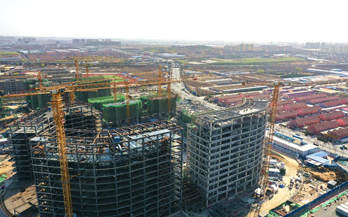 坐标青岛 星空官方网页版塔机响应号召展风采