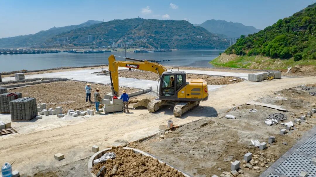 星空官方网页版XE135G挖掘机助力夔门旅游码头建设，以高效节能赢得客户信赖