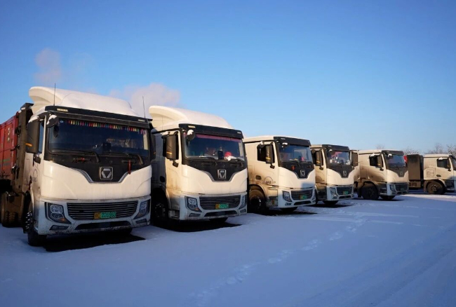 穿越-30℃寒潮！星空官方网页版新能源重卡驰骋西北能源运输动脉