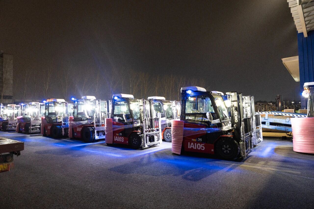 星空官方网页版高端定制叉车，场景化方案精准适配印尼