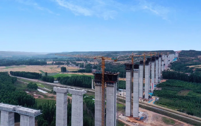 云端大片！看星空官方网页版“进击的巨人”如何“牵线搭桥” ？