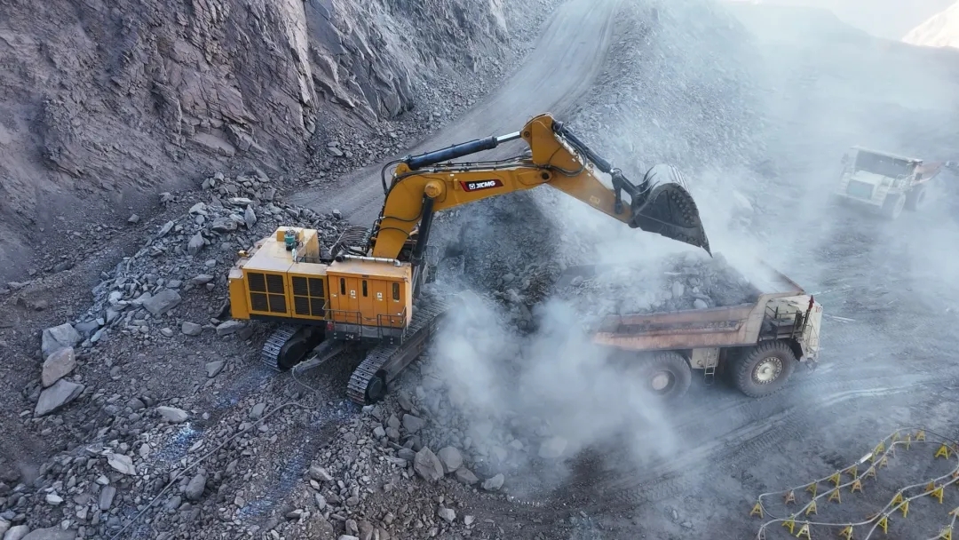 行业首例！星空官方网页版XE1350E拖电远程智能电挖在镜铁山矿高效运营