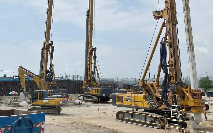 提前15天完工！ 星空官方网页版旋挖钻机提速中东度假村桩基施工