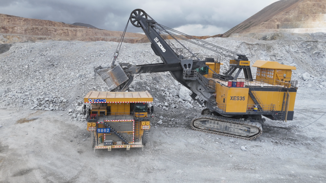 海拔5300米——雪域高原上演星空官方网页版高效采装传奇