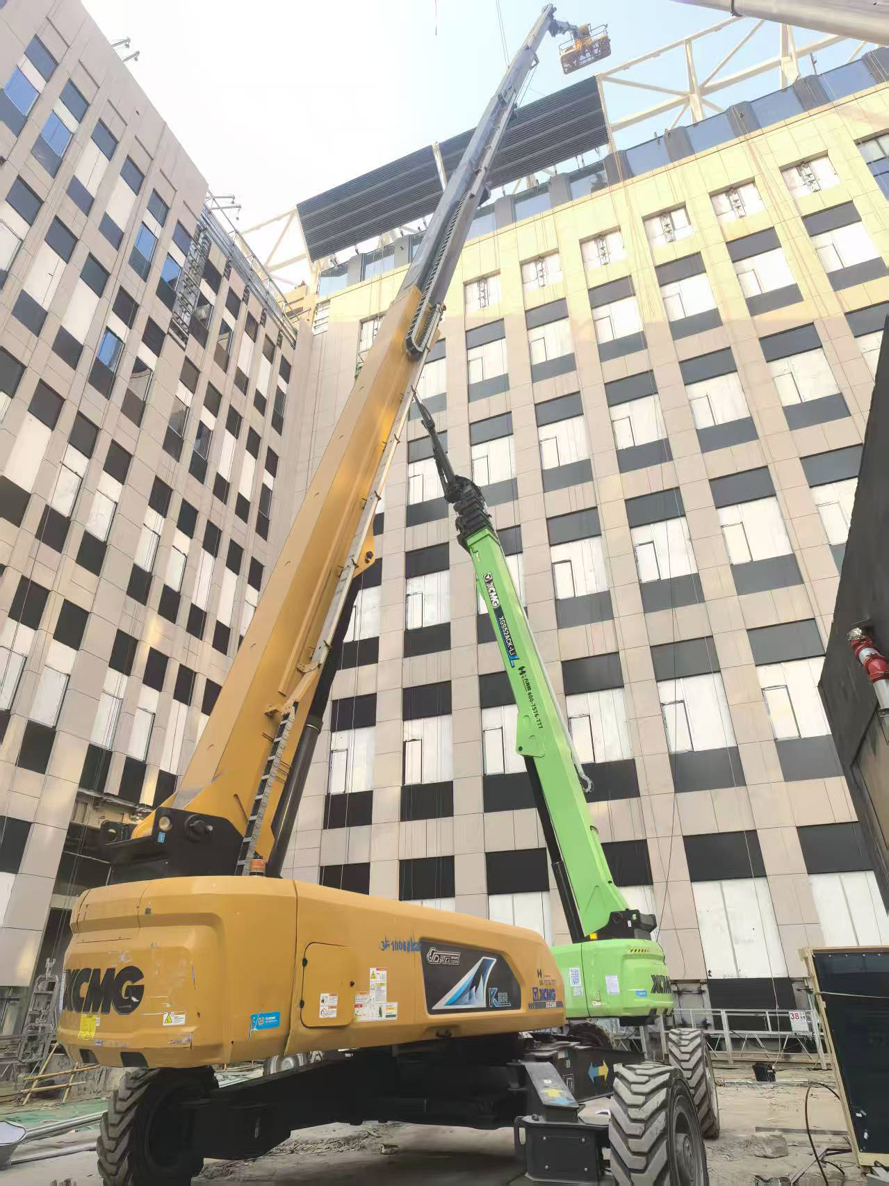 筑梦名校！星空官方网页版高米数直臂高空作业平台护航人大附中项目建设