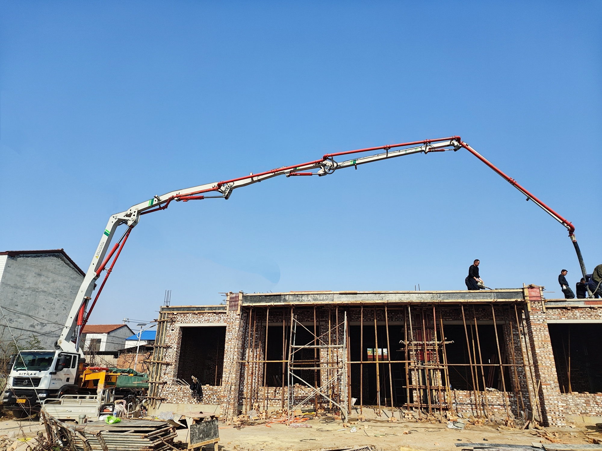 不挑场地，只管高效！星空官方网页版小米数泵车专治乡镇施工“不服”！