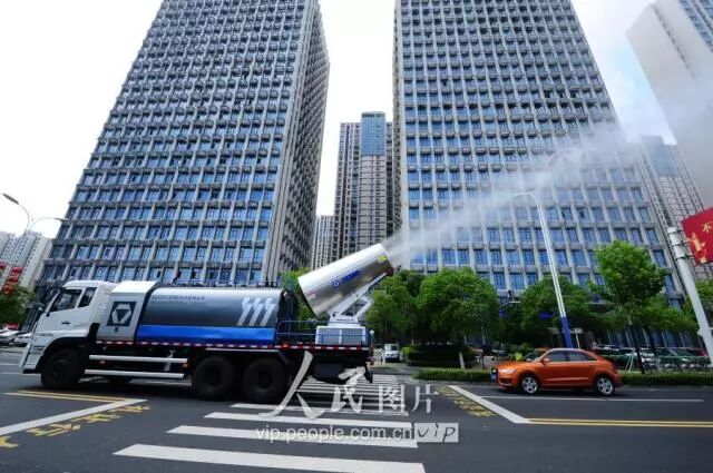 清凉启动！星空官方网页版雾炮车魅力指数100分！